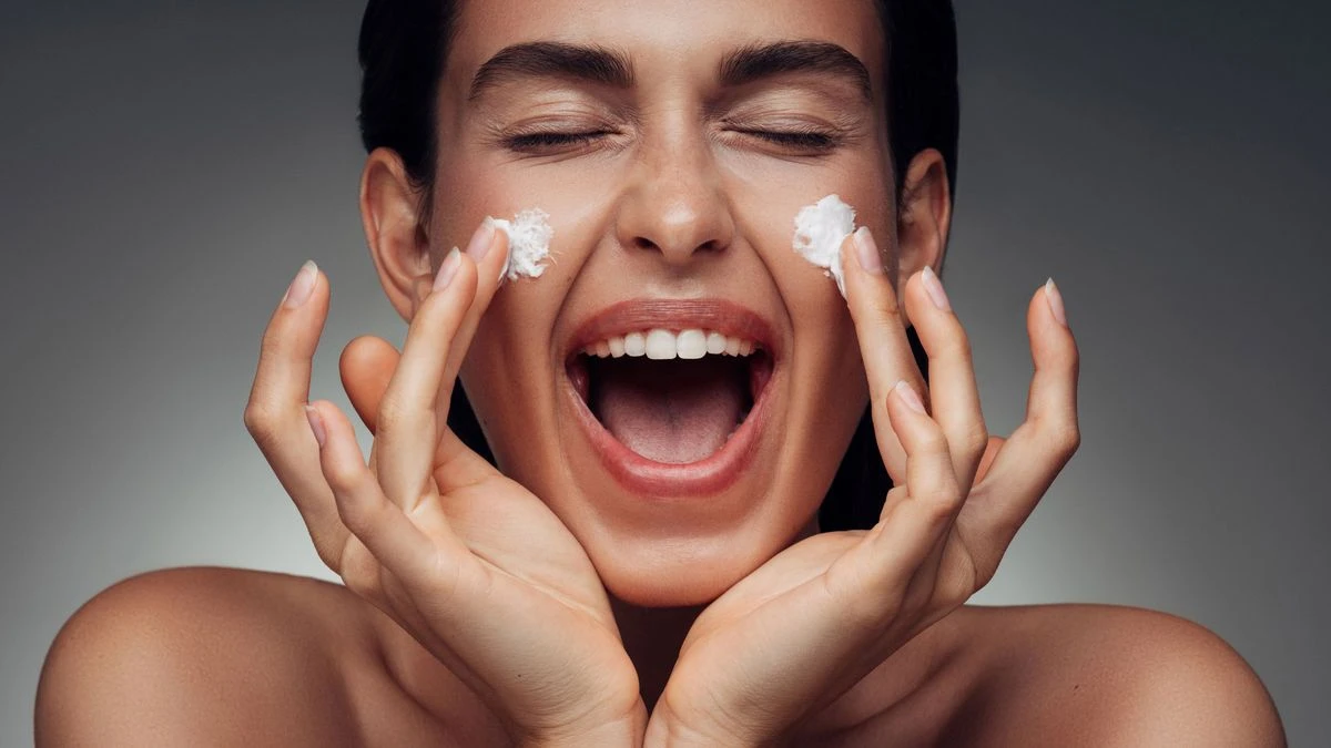 premium-pflege Verkäufe 2022 -GESICHTSPFLEGE Verkäufe 63464356jpg