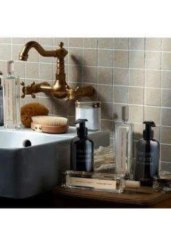 L'Eau Serge Lutens Hand And Body Cleansing Gel 240ml -GESICHTSPFLEGE Verkäufe unnamed file 343