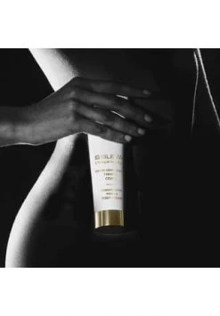 Sisley Sisleÿa Körpercreme L'Intégral Anti-Âge Crème Concentrée Fermeté Corps 150ml -GESICHTSPFLEGE Verkäufe unnamed file 411